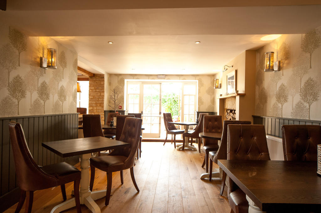 The Wychwood Inn Shipton under Wychwood Екстер'єр фото