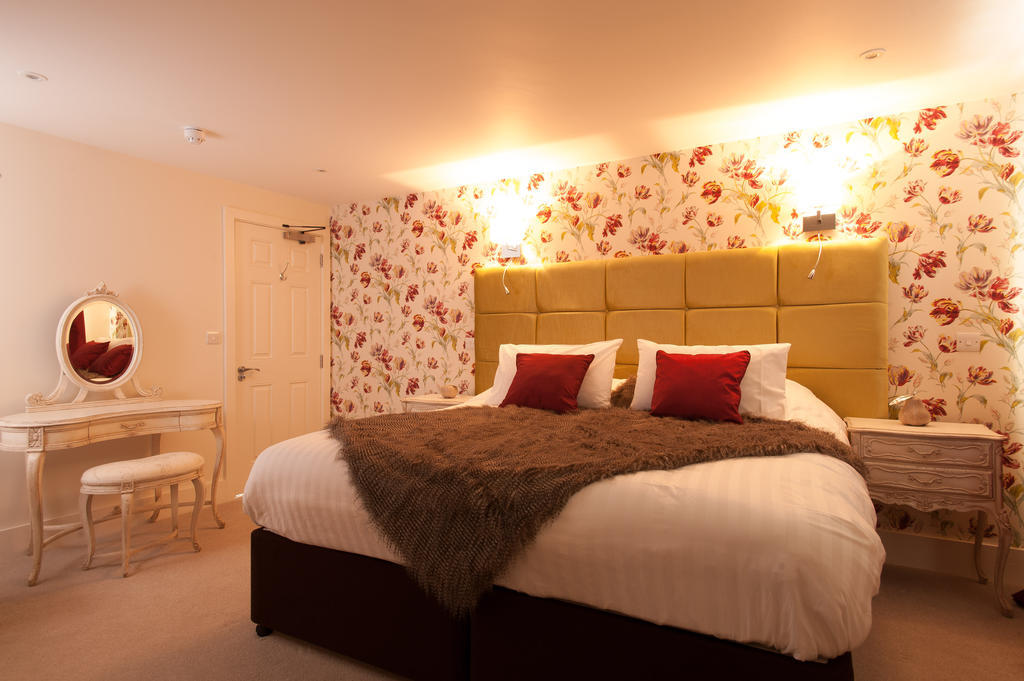 The Wychwood Inn Shipton under Wychwood Номер фото
