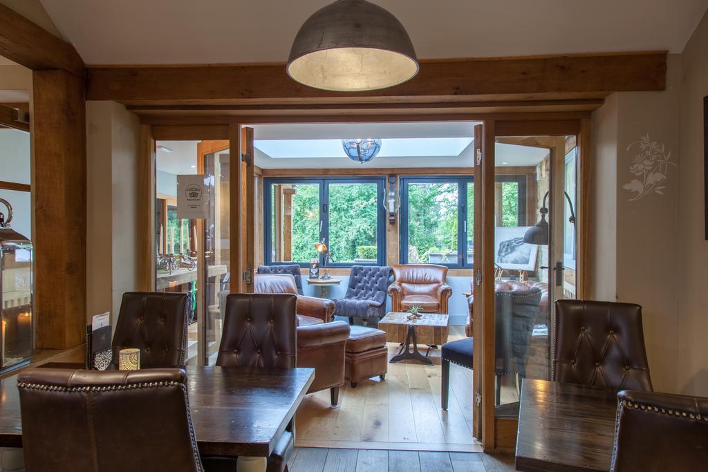 The Wychwood Inn Shipton under Wychwood Екстер'єр фото