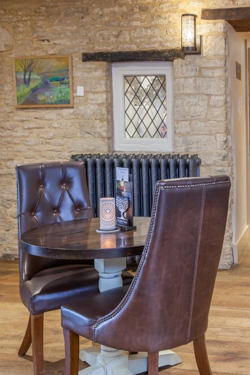 The Wychwood Inn Shipton under Wychwood Екстер'єр фото