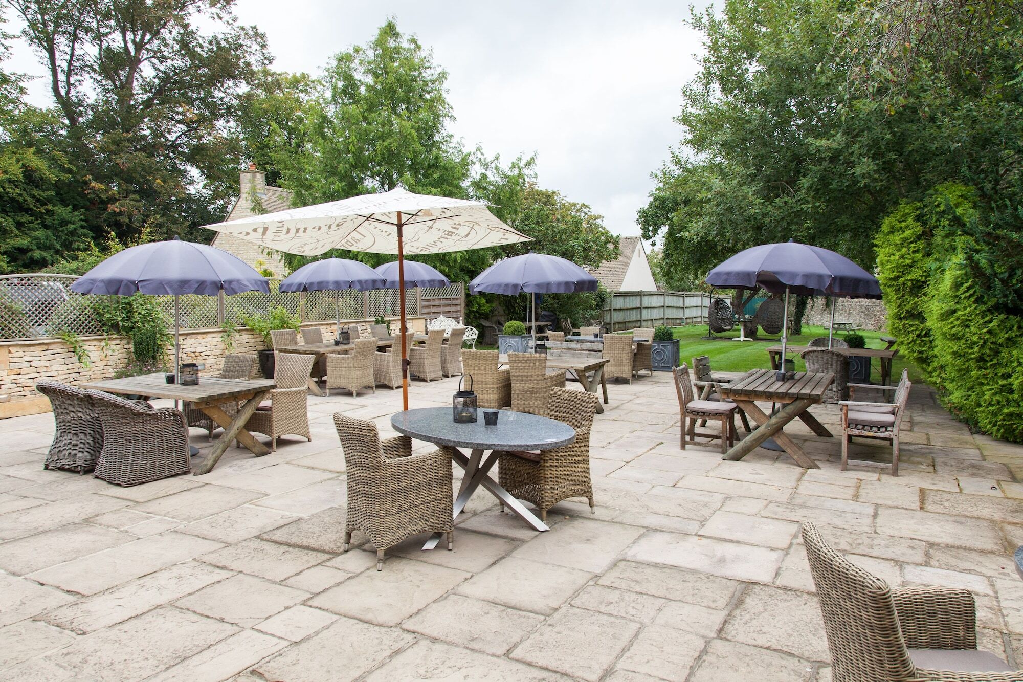 The Wychwood Inn Shipton under Wychwood Екстер'єр фото